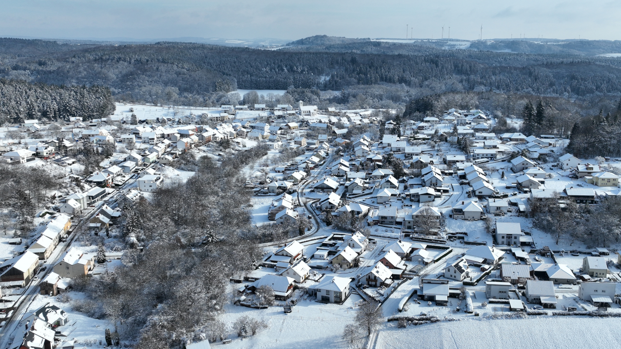 Luftfoto Hausbach im Winter mit Schnee