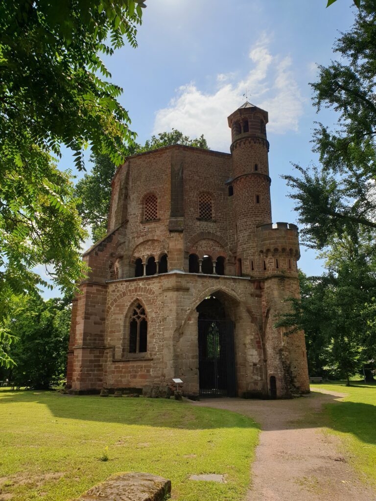 Bild Mettlach alter Turm im Park